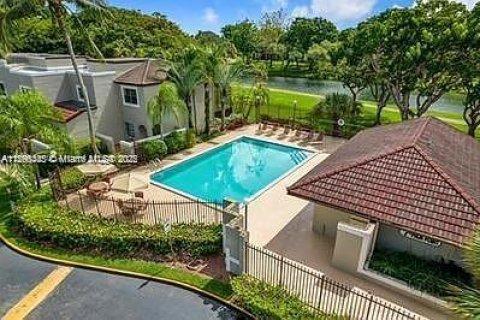 Touwnhouse à louer à Miami, Floride: 2 chambres, 100.15 m2 № 1946886 - photo 3