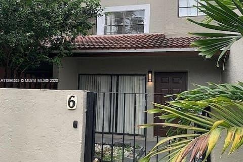 Touwnhouse à louer à Miami, Floride: 2 chambres, 100.15 m2 № 1946886 - photo 2