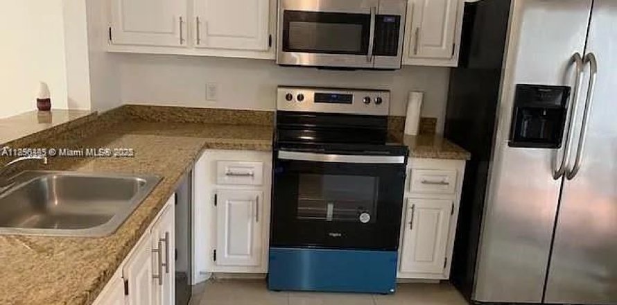 Touwnhouse à Miami, Floride 2 chambres, 100.15 m2 № 1946886