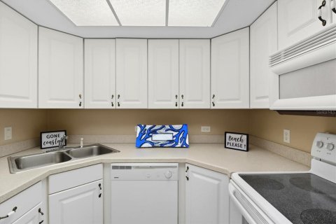 Adosado en venta en Homosassa, Florida, 2 dormitorios, 111.48 m2 № 2101982 - foto 12