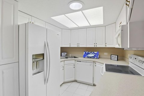 Adosado en venta en Homosassa, Florida, 2 dormitorios, 111.48 m2 № 2101982 - foto 4
