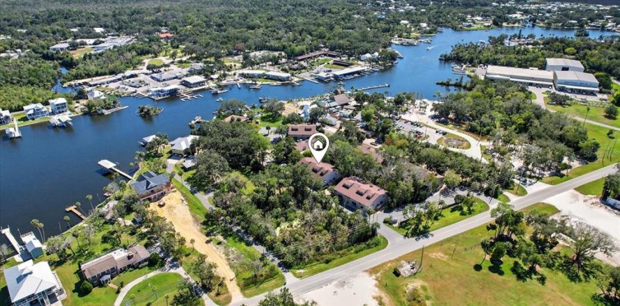 Adosado en Homosassa, Florida 2 dormitorios, 111.48 m2 № 2101982