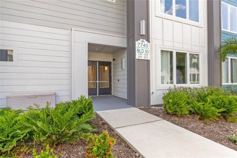 Condo in Four Corners, Florida, 3 bedrooms  № 1525585 - photo 3