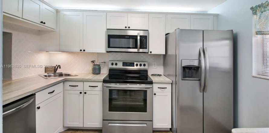 Condo à Lauderdale-by-the-Sea, Floride, 1 chambre  № 2025877