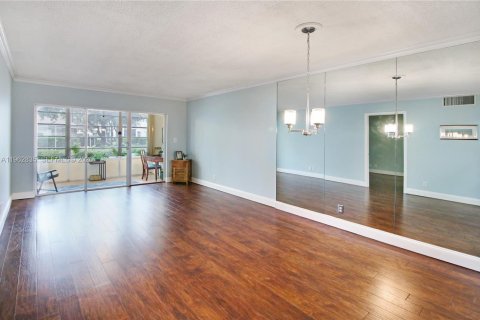 Copropriété à vendre à Lauderdale-by-the-Sea, Floride: 1 chambre, 78.97 m2 № 2025877 - photo 6