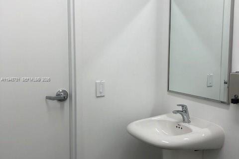 Купить коммерческую недвижимость в Суитуотер, Флорида № 2000574 - фото 30