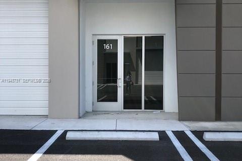 Купить коммерческую недвижимость в Суитуотер, Флорида № 2000574 - фото 2