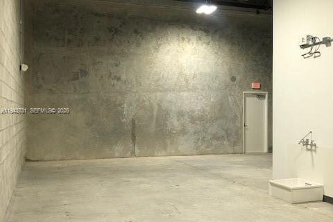 Купить коммерческую недвижимость в Суитуотер, Флорида № 2000574 - фото 14