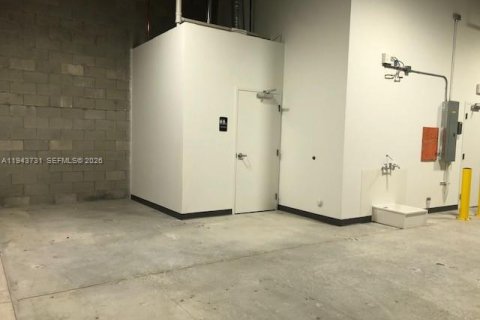 Купить коммерческую недвижимость в Суитуотер, Флорида № 2000574 - фото 19