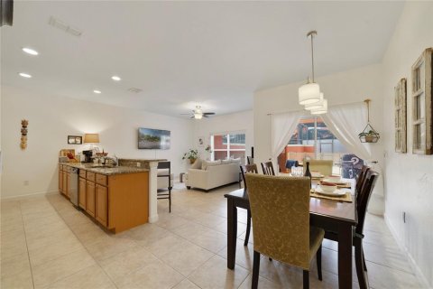 Townhouse in Kissimmee, Florida 4 bedrooms, 176.7 sq.m. № 2377794 - photo 14