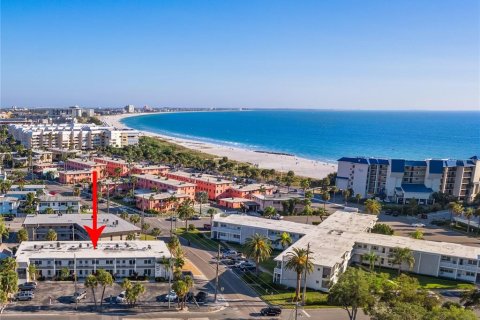 Condominio en alquiler en Saint Pete Beach, Florida, 1 dormitorio, 57.13 m2 № 2102164 - foto 10