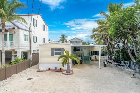 House in Tavernier, Florida 3 bedrooms, 101.64 sq.m. № 2342775