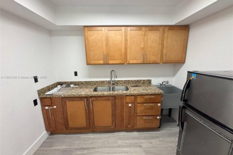 Купить коммерческую недвижимость в Холливуд, Флорида № 2016841 - фото 7