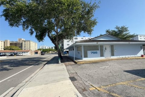 Коммерческая недвижимость в Холливуд, Флорида № 2016841