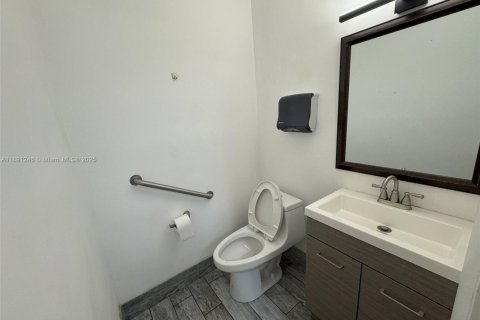 Купить коммерческую недвижимость в Холливуд, Флорида № 2016841 - фото 5