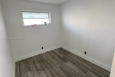 Купить коммерческую недвижимость в Холливуд, Флорида № 2016841 - фото 4