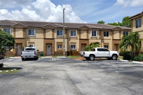 Townhouse in Miami, Florida 3 bedrooms, 134.71 sq.m. № 2067568