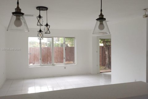 Townhouse in Miami, Florida 3 bedrooms, 134.71 sq.m. № 2067568 - photo 5