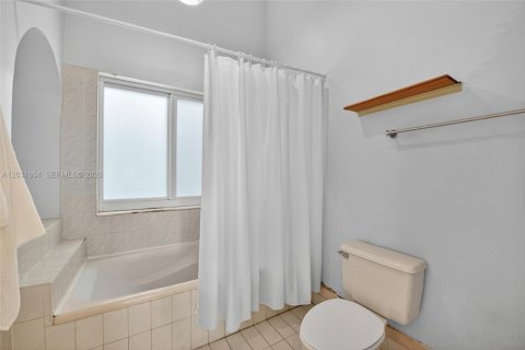 Купить виллу или дом в Майами, Флорида 3 спальни, 161.37м2, № 2153864 - фото 23