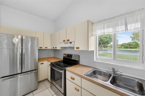 Купить виллу или дом в Майами, Флорида 3 спальни, 161.37м2, № 2153864 - фото 17