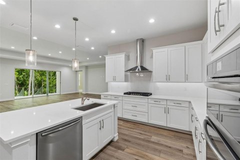 Casa en venta en Brooksville, Florida, 3 dormitorios, 278.8 m2 № 2195824 - foto 5
