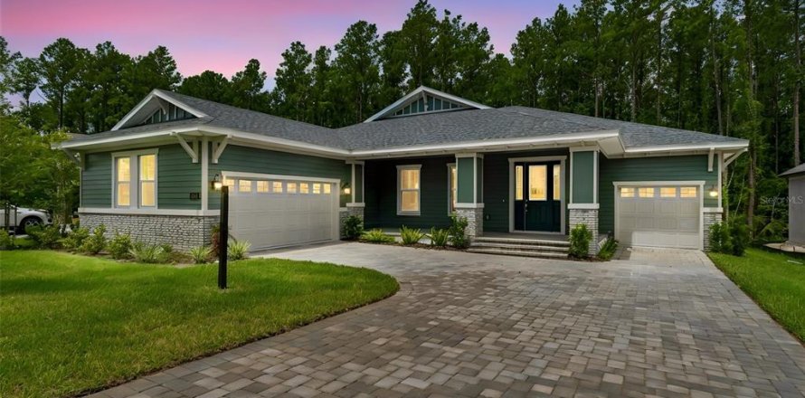 Casa en Brooksville, Florida 3 dormitorios, 278.8 m2 № 2195824
