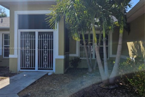 House in Lehigh Acres, Florida 4 bedrooms № 1738621 - photo 5