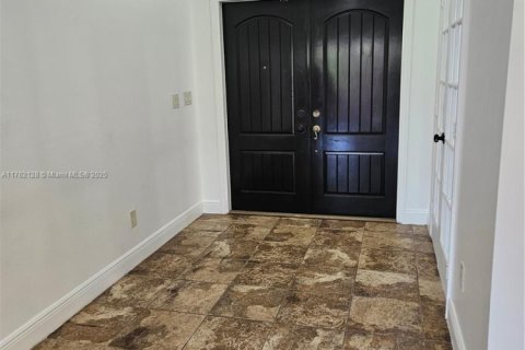 House in Lehigh Acres, Florida 4 bedrooms № 1738621 - photo 8