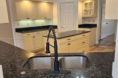 House in Lehigh Acres, Florida 4 bedrooms № 1738621 - photo 17