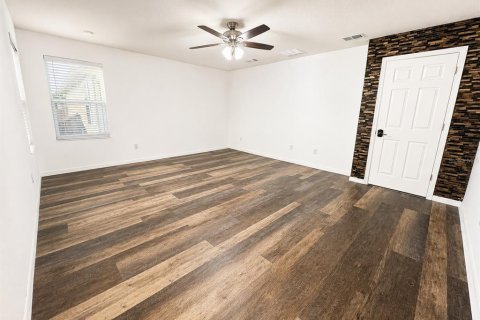 Casa en venta en Seffner, Florida, 5 dormitorios, 286.98 m2 № 2221965 - foto 12