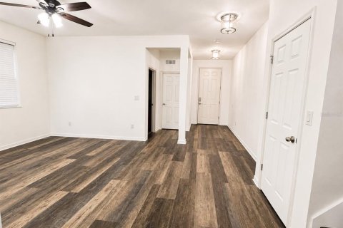 Casa en venta en Seffner, Florida, 5 dormitorios, 286.98 m2 № 2221965 - foto 5