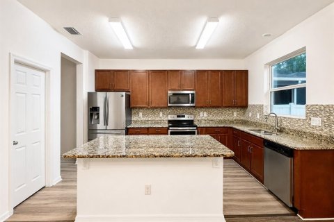 Casa en venta en Seffner, Florida, 5 dormitorios, 286.98 m2 № 2221965 - foto 2