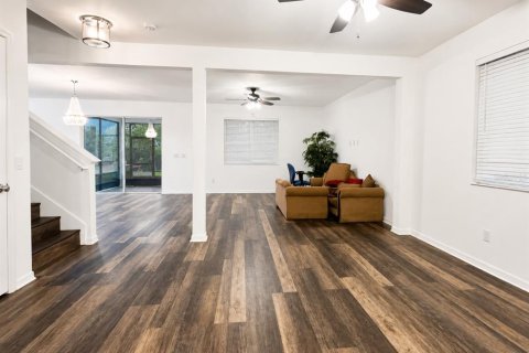 Casa en venta en Seffner, Florida, 5 dormitorios, 286.98 m2 № 2221965 - foto 6