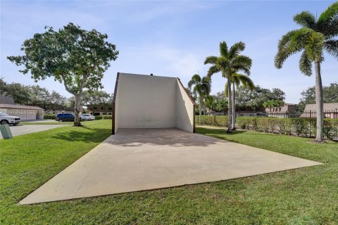 Touwnhouse à vendre à Boca Raton, Floride: 3 chambres, 147.99 m2 № 2273582 - photo 23