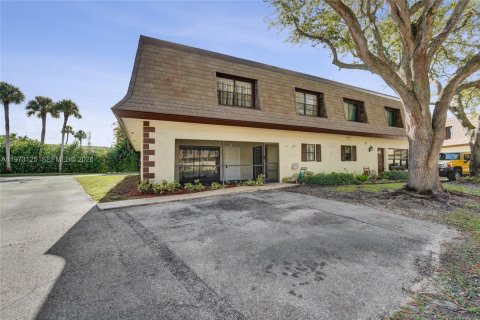 Touwnhouse à vendre à Boca Raton, Floride: 3 chambres, 147.99 m2 № 2273582 - photo 21