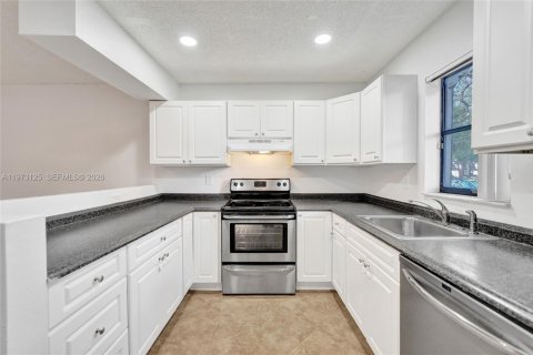 Touwnhouse à vendre à Boca Raton, Floride: 3 chambres, 147.99 m2 № 2273582 - photo 4