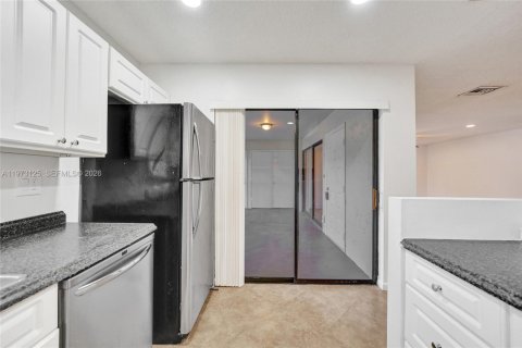 Touwnhouse à vendre à Boca Raton, Floride: 3 chambres, 147.99 m2 № 2273582 - photo 8