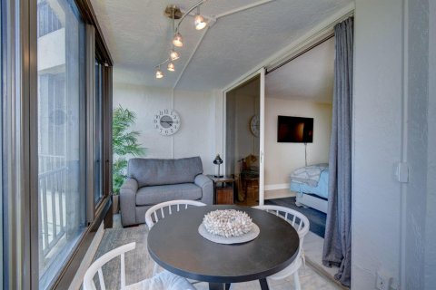 Condo in St. Lucie, Florida, 2 bedrooms  № 2193994 - photo 25