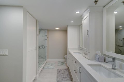 Condo in St. Lucie, Florida, 2 bedrooms  № 2193994 - photo 20