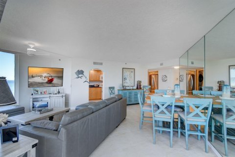 Condo in St. Lucie, Florida, 2 bedrooms  № 2193994 - photo 8