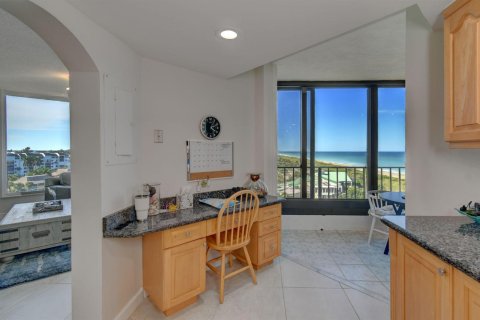 Condo in St. Lucie, Florida, 2 bedrooms  № 2193994 - photo 12