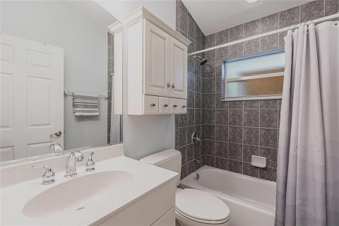 House in Port Charlotte, Florida 3 bedrooms, 182.09 sq.m. № 1908089 - photo 21
