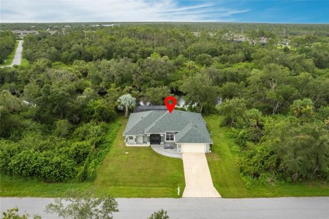 House in Port Charlotte, Florida 3 bedrooms, 182.09 sq.m. № 1908089 - photo 2