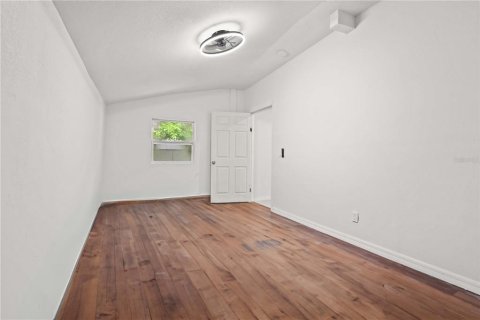 House in Tampa, Florida 4 bedrooms, 200.76 sq.m. № 1824848 - photo 23