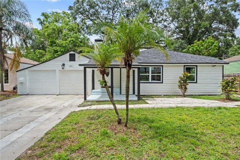 House in Tampa, Florida 4 bedrooms, 200.76 sq.m. № 1824848 - photo 4