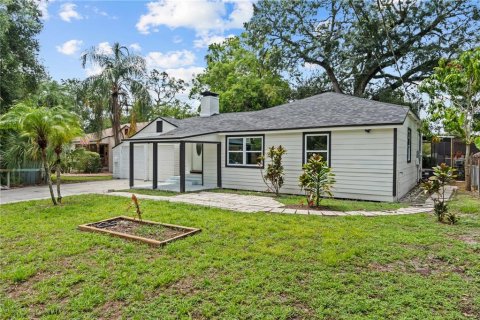 House in Tampa, Florida 4 bedrooms, 200.76 sq.m. № 1824848 - photo 1