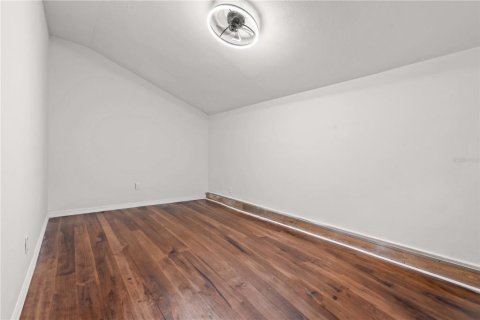 House in Tampa, Florida 4 bedrooms, 200.76 sq.m. № 1824848 - photo 22