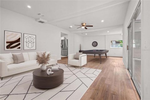 House in Tampa, Florida 4 bedrooms, 200.76 sq.m. № 1824848 - photo 30