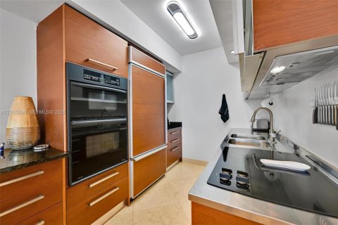 Condo in Hallandale Beach, Florida, 3 bedrooms  № 2153617 - photo 9
