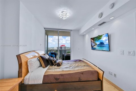 Condo in Hallandale Beach, Florida, 3 bedrooms  № 2153617 - photo 13
